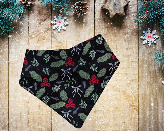 Bandana bibs, feeding bibs - Christmas collection - Skull Holly